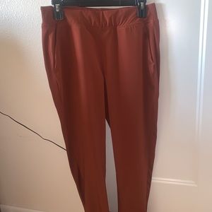 athletic jogger pants